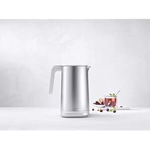 ZWILLING Enfinigy Cool Touch 1.5-Liter Electric Kettle Pro, Cordless Tea Kettle & Hot Water, Silver ZWILLING Enfinigy Cool Touch 15 Liter Electric Kettle Pro Cordless Tea Kettle Hot Water Silver